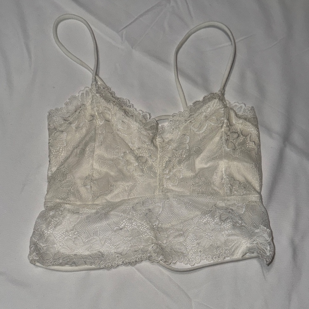 Elegant Lace Bralette in Cream